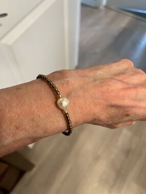 Gold filled Beaded Bracelet with Pearl Accent